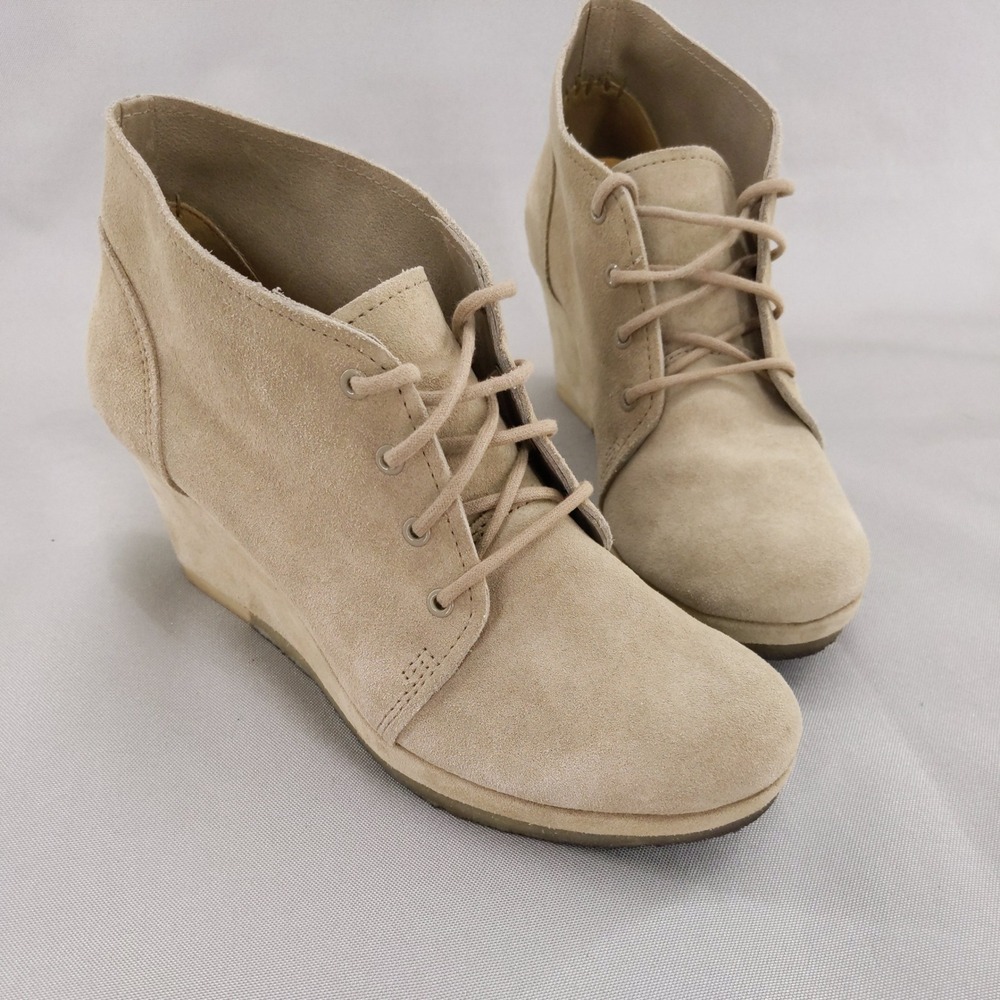 Clarks‎ Originals Wedge Booties Women 8.5 M Beige Suede Lace Up Desert Boots